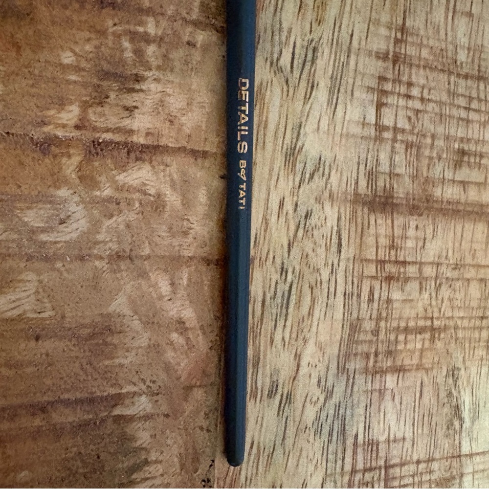 Details By Tati EX-6 Lifted Shadow Brush First Edition NWOT - Picture 4 of 7